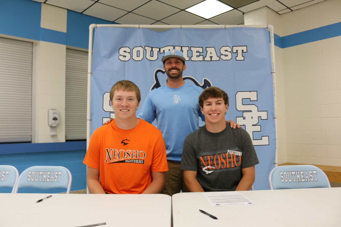 2015 05 27 Ulery Biancarelli signing Neosho CC baseball 3&nbsp;(Medium)