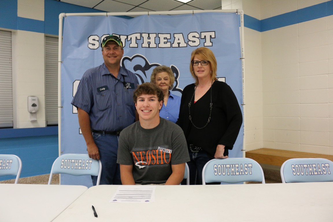 2015 05 27 Ulery Biancarelli signing Neosho CC baseball 4&nbsp;(Medium)