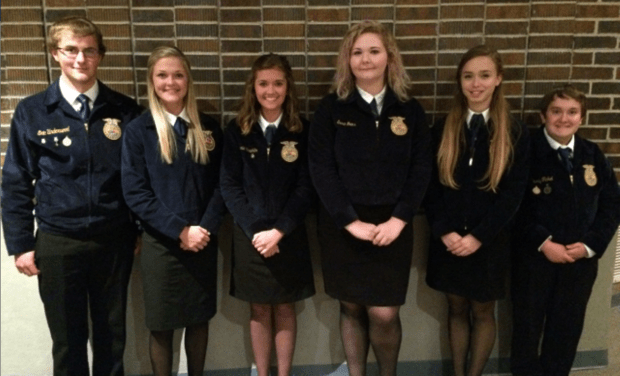 2016 04 14 SE chapter at Southeast District FFA Banquet (Medium)